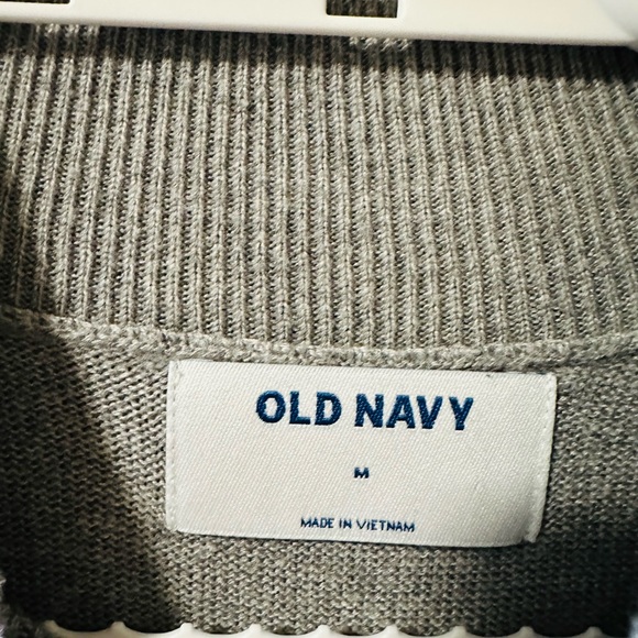 Old Navy lightweight sweater top - Picture 3 of 6